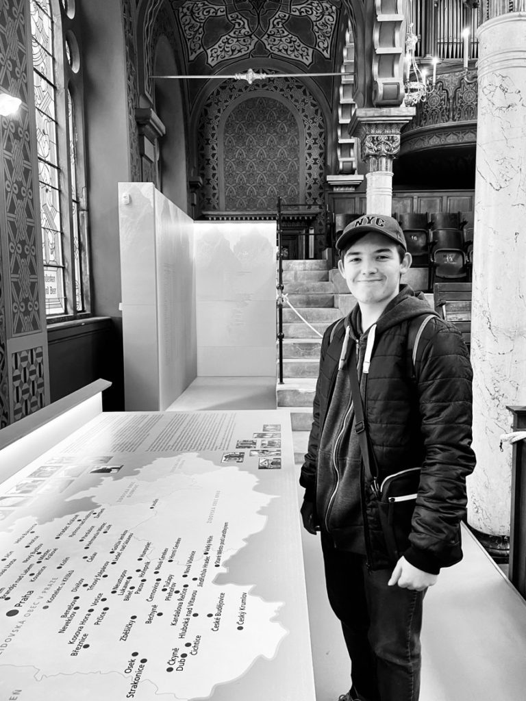 Mapa_v_synagoze